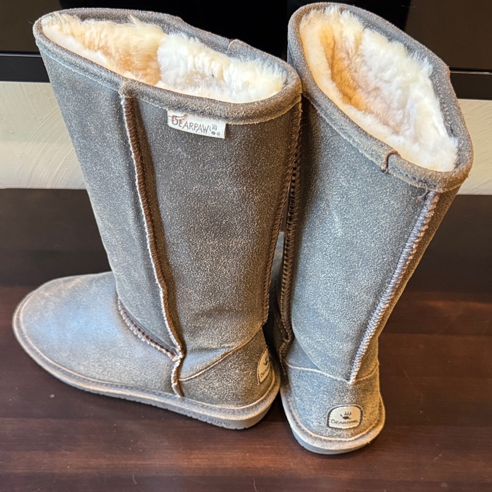 Bearpaw Brown Suede Boots with Shearling Lining